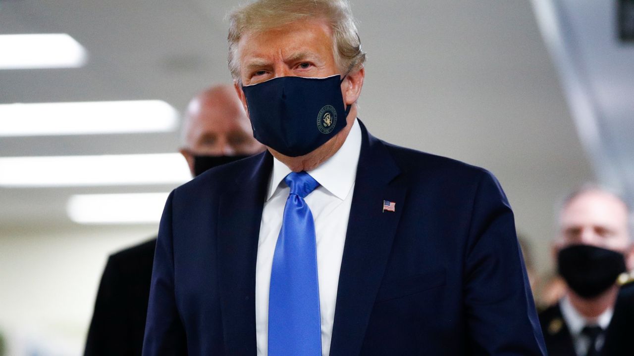 Трамп выступил против локдауна из-за COVID-19.