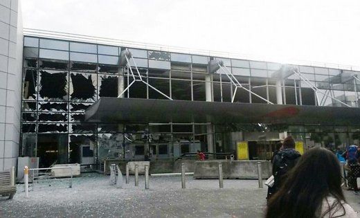 Два взрыва прогремели в международном аэропорту Брюсселя утром 22 марта.