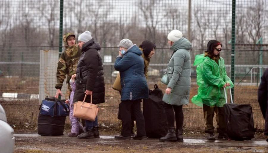 ООН: После начала российского вторжения Украину покинули 50 тысяч человек.