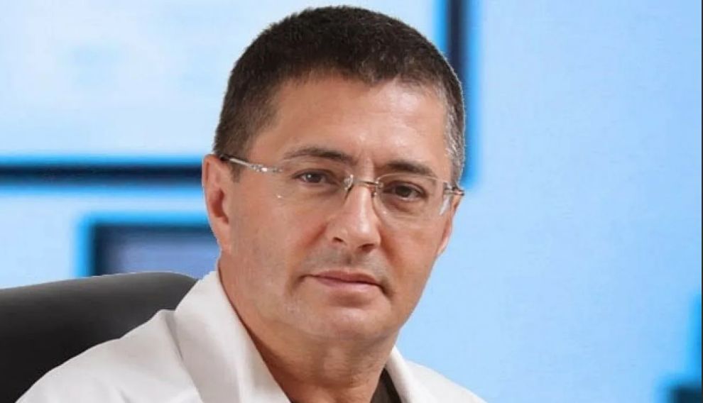 Мясников рассказал о влиянии вакцинации на возможность иметь детей.