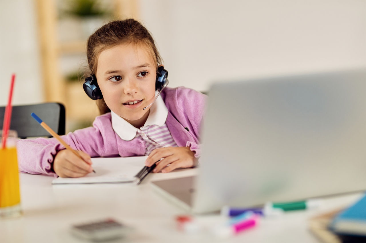 Moldova lansează măsuri pentru transferul copiilor ucraineni de la educația online la cea offline.