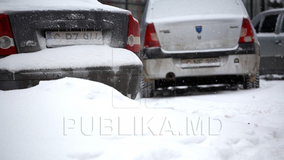 După ninsorile de acum două zile, patru localități mai rămân fără energie electrică şi la această oră.