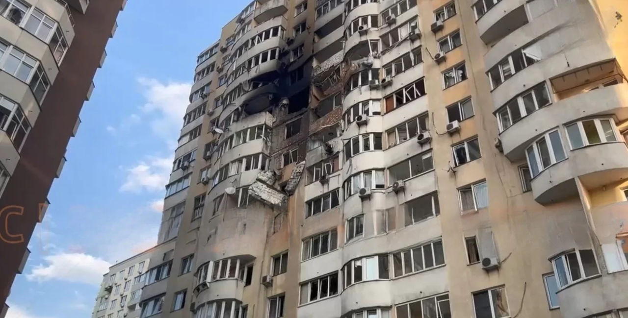 Kievul, atacat cu drone Shahed și rachete balistice: Victime, distrugeri în șase cartiere și probleme cu metroul.
