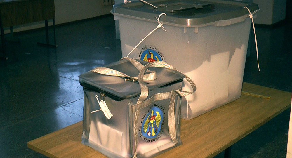 Încă doi candidați la funcția de președinte al Republicii Moldova au depus actele pentru înregistrarea în calitate de concurent electoral.  Foto: Sputnik/ Evgheni Panasenco