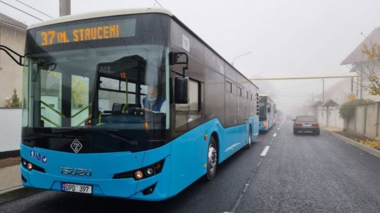 В Ставченах подросток выпал из автобуса: его доставили в больницу.