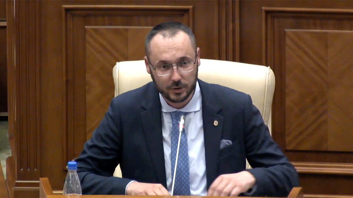 Депутат от блока ACUM Сергей Литвиненко. 