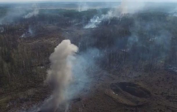 Взрывы складов оружия в Калиновке сняли с дрона.
