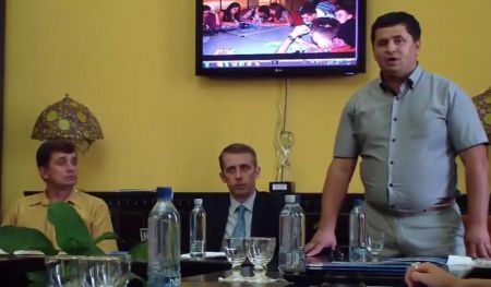 "В нашем городе 50% - румын, а 50% - тех, кого мы называем иноязычные: это и украинцы, и русские".