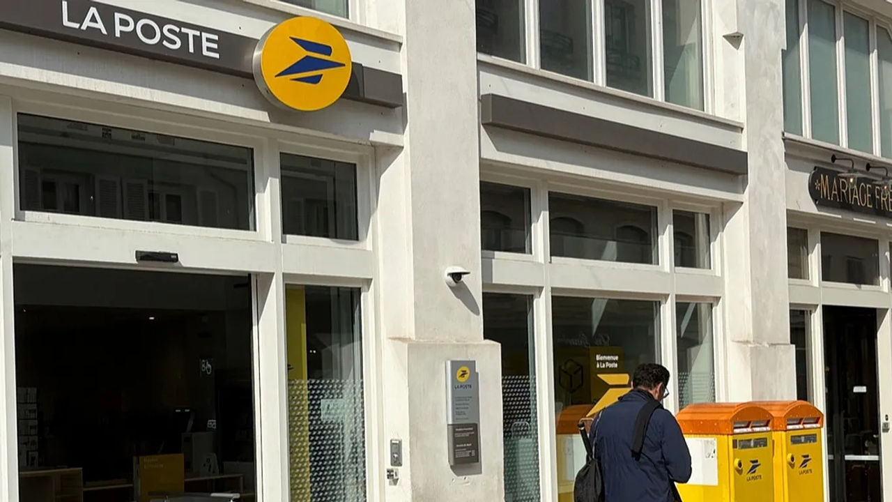 Atac cibernetic asupra Poștei Franței înainte de Crăciun: Serviciile de expediere a coletelor, perturbate.