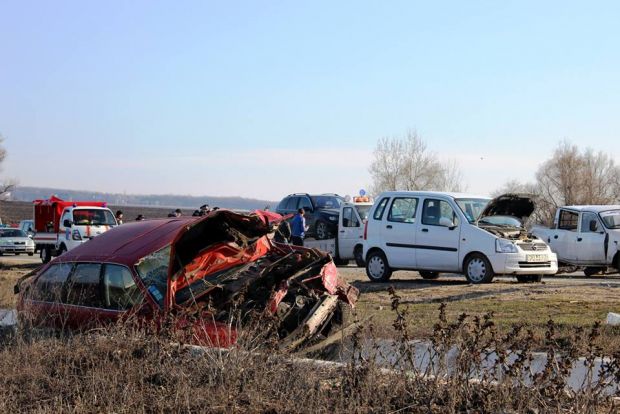 Accident cu implicarea a patru autoturisme, pe traseul Chişinău-Soroca. Foto: Facebook/DSE
