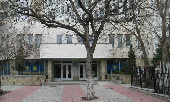 Все пациенты, которые в состоянии передвигаться, уже проголосовали.