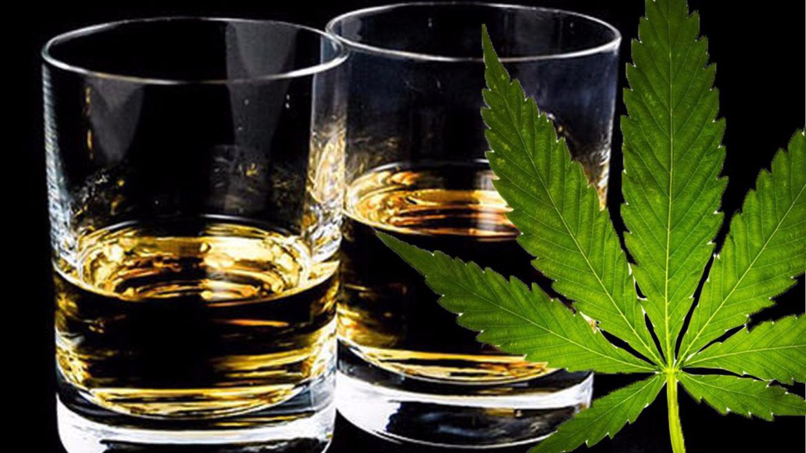 Studiu: Alcoolul e mai dăunător pentru creier decât marijuana. Foto: Playtech