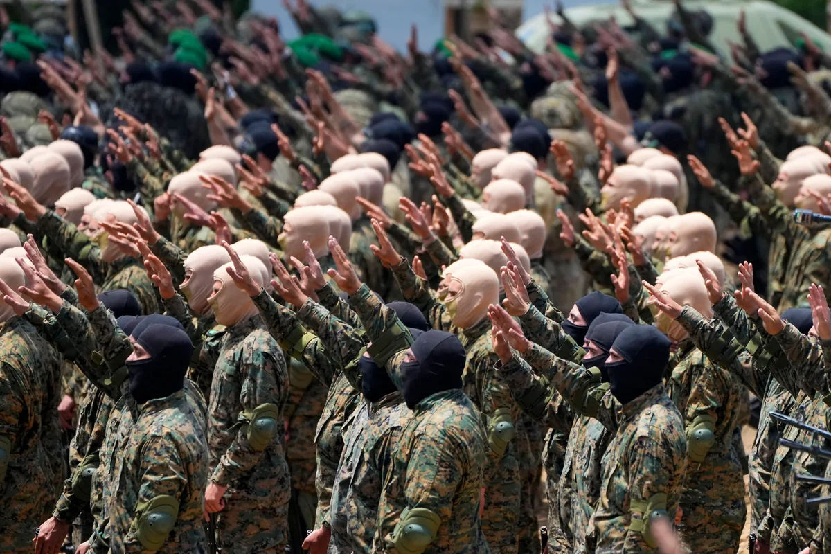 Autoritățile din Liban au cerut grupării Hezbollah să predea armele.