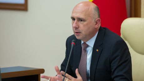 Moţiunea de cenzură, înaintată de socialişti, comunişti şi liberal-democraţi este un show politic în ajun de campanie electorală. Foto: Guvernul Republicii Moldova