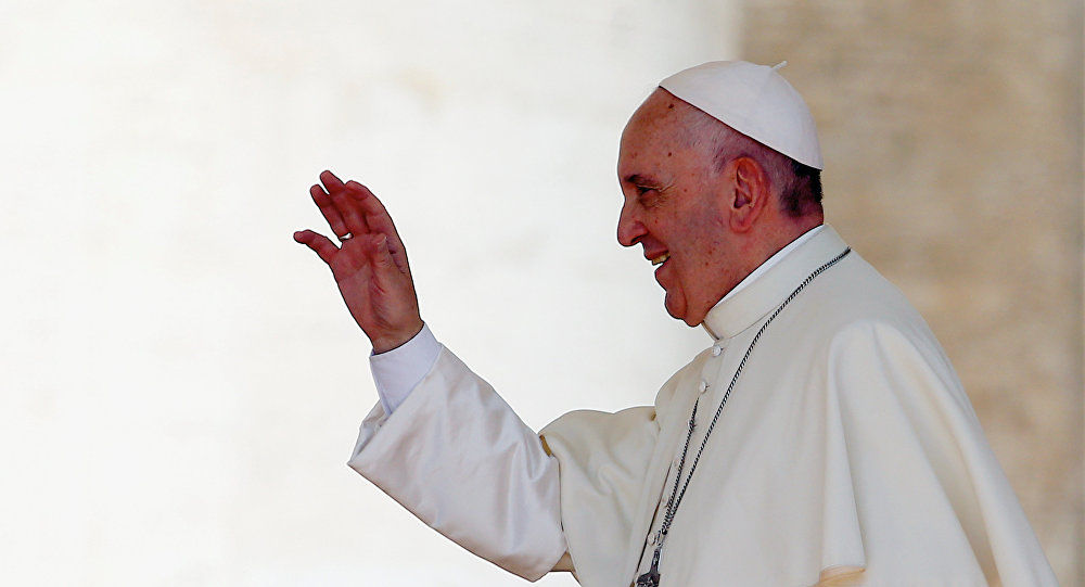 Papa Francisc a anunțat luni într-o scrisoare deschisă că va permite preoților catolici să ierte păcatul avortului. Foto: REUTERS/ Stefano Rellandini
