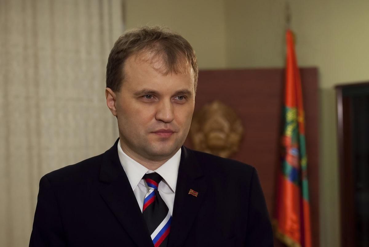 Евгений Шевчук ввел офшорный сбор в обход парламента. Фото: vestipmr.info