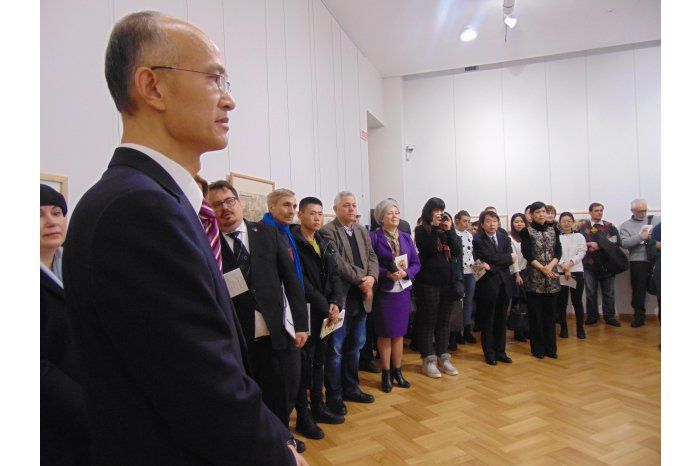 В открытии выставки приняли участие посол КНР в Молдове Чжан Инхун, представители дипломатического корпуса, деятели культуры и искусства.