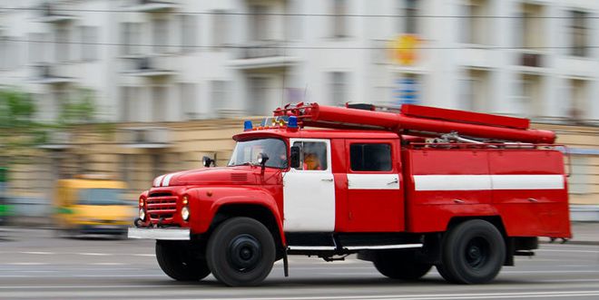 58-летнему научному сотруднику оторвало кисти рук.