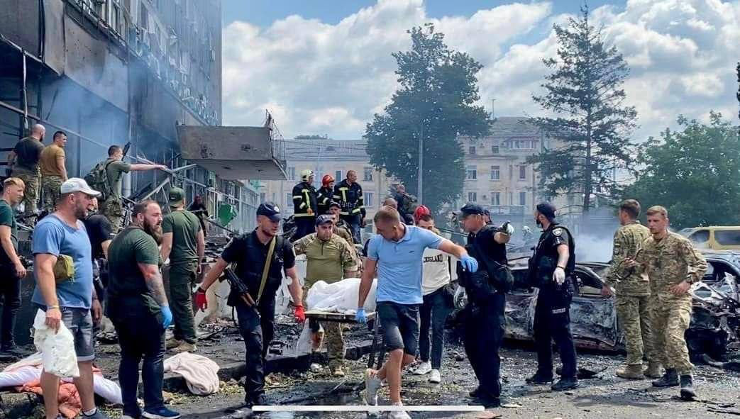 Число жертв ракетного удара по Виннице возросло до 12, ранены 25 человек.
