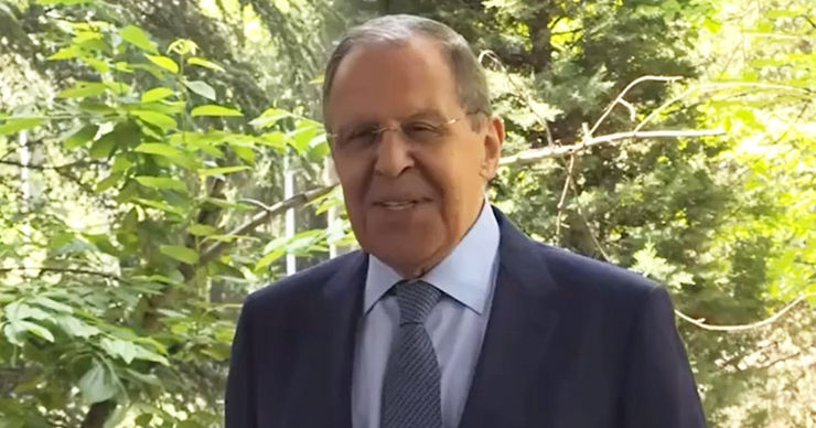 Речь Лаврова на заседании СНГ прервал павлин.