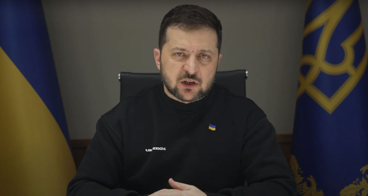 Зеленский о Бахмуте: Есть четкая позиция Ставки - уничтожать оккупанта по максимуму.