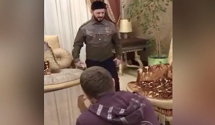 По словам Кадырова, у актёра получился "классный номер". 