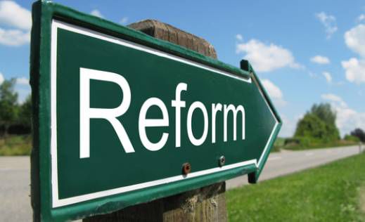 Guvernul trebuie să mizeze pe reforme. Foto: fumn.eu