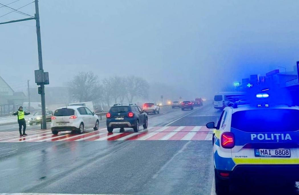 Recomandările Poliției în condiții de ceață și trafic sporit.