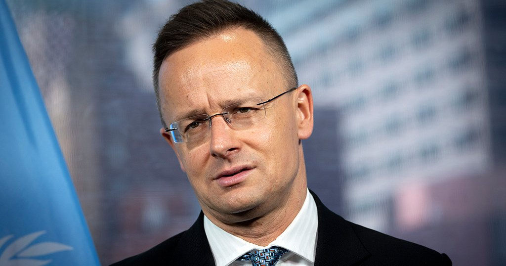 Ungaria și Slovacia contestă decizia UE privind interzicerea importurilor de petrol și gaze din Rusia.