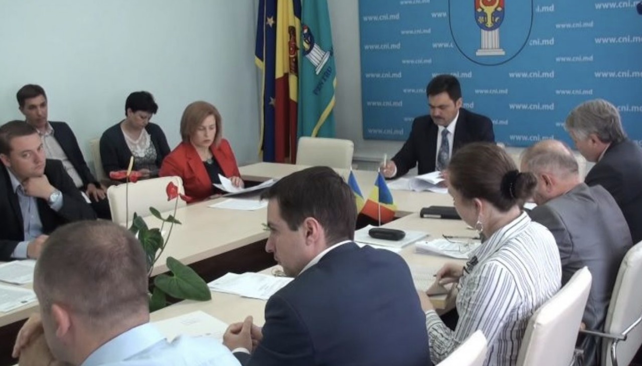 Госслужащие смогут подавать декларации об имуществе и интересах онлайн.