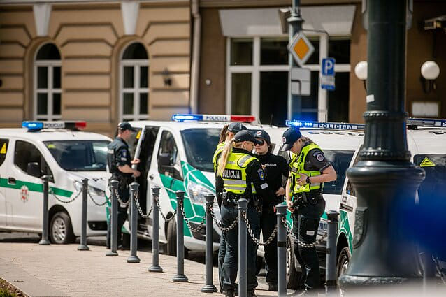 Литва страдает от угроз о минировании: более 2000 сообщений за ночь.