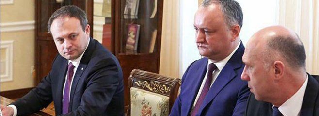 Presa din România: Guvernarea, șah la Dodon. Schimbare în Constituție