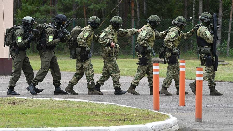 Белоруссия привлекла внутренние войска к охране границ с ЕС.