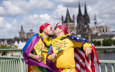 Участники гей-парада в Кельне. Фото: dw.de