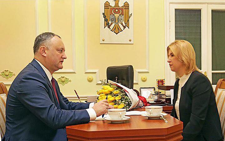 Президент Молдовы Игорь Додон встретился с башканом гагаузской автономии Ириной Влах.
