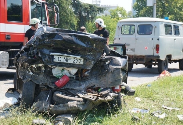 Rudele celor patru moldoveni care au avut de suferit în accidentul din Bulgaria au plecat să le fie alături celor rămași în viață și să perfecteze actele pentru a-i putea aduce pe morți acasă.