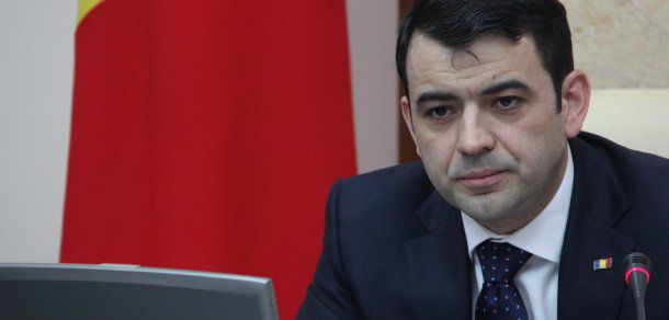 Guvernul condus de Chiril Gaburici a fost învestit de Parlament la 18 februarie 2015.