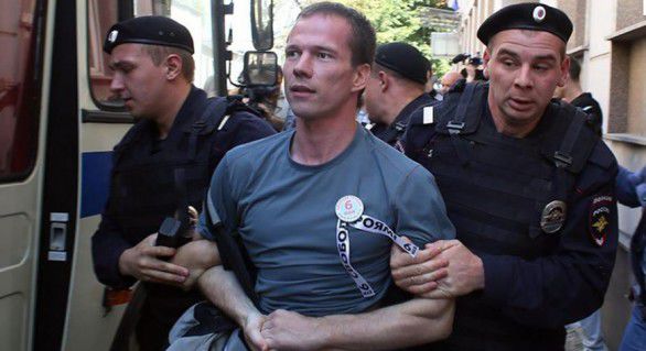 Activistul anti-Kremlin rus Ildar Dadin a fost reținut la Moscova, la două săptămâni după eliberarea din închisoare. 