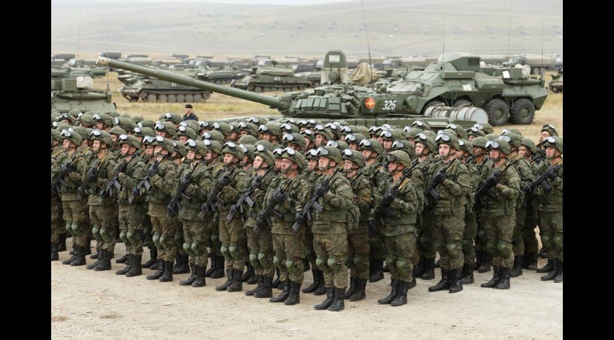 В США заявили о стягивании российских войск на границу с Украиной.
