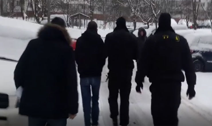 Un bărbat periculos a fost reţinut şi este cercetat penal. Foto: Captură video