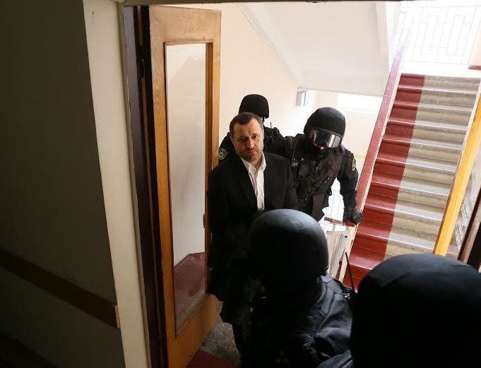 18 мая Влад Филат подал запрос в судебную инстанцию на встречу с нотариусом.