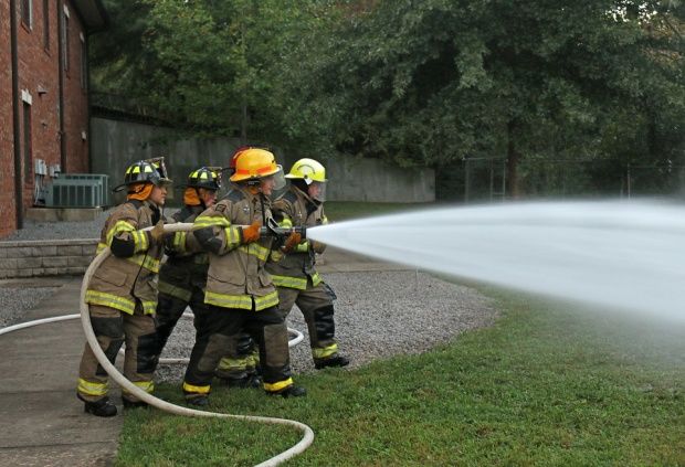 Cel puțin 15 pompieri, arestați după ce au provocat incendii pentru indemnizație. Foto; pixabay.com