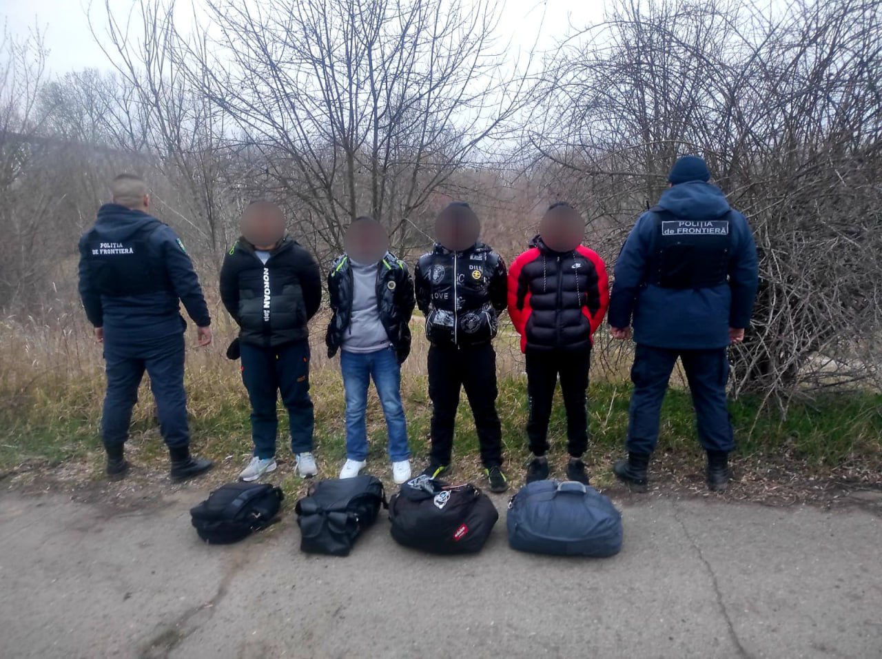 Погранполиция задержала у Прута группу нелегалов из Непала.