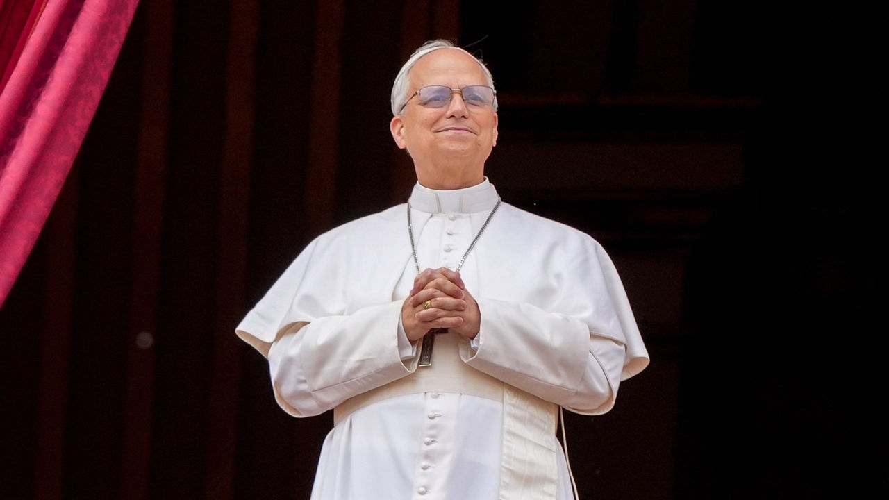 Papa Leon al XIV-lea a interzis catolicilor relațiile poligame și poliamoroase.
