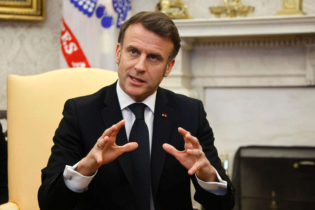 Macron nu a primit garanții privind ajutorul SUA în eventuala desfășurare a pacificatorilor în Ucraina.