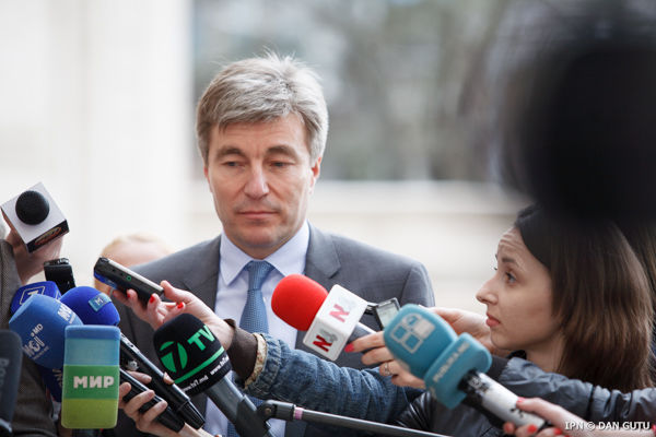 Deputaţii din grupul lui Iurie Leancă s-au abţinut să se alăture majorităţii parlamentare, anunţate luni de către PDM.