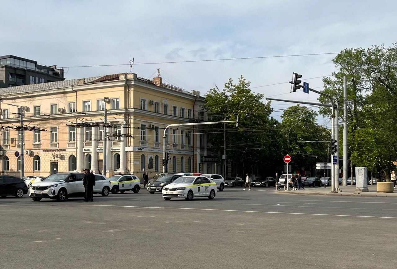 В центре Кишинева ограничили движение и доступ к общественным местам.