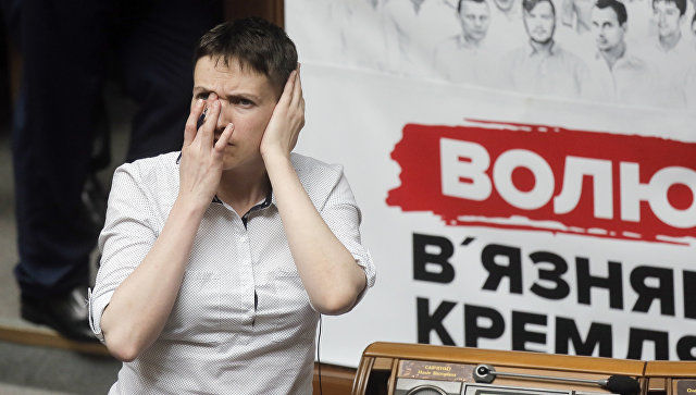 На Путина, по ее словам, нужно оказывать серьезное "экономическое и политическое давление".