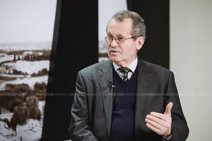 Доктор конституционного права Александру Арсени.