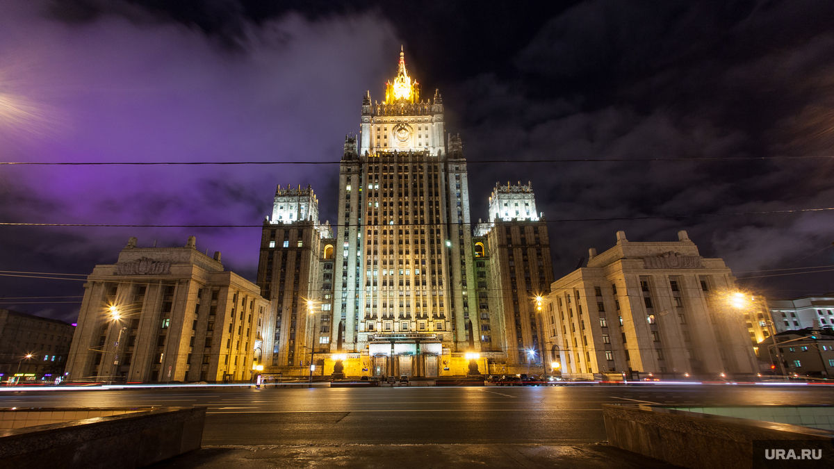 МИД РФ: Москва ответит на санкции США, введенные за якобы связь с протестами в РМ.
